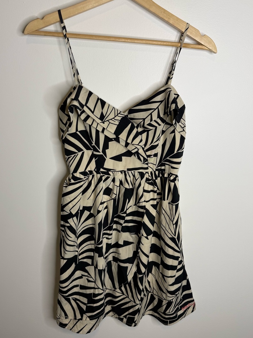 Billabong Black and Cream Printed Mini Dress size small